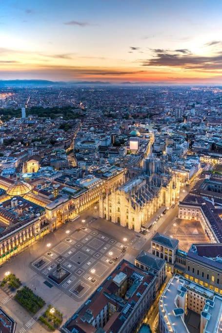 밀라노 Duomo 10 Min Luxury • Terrazzo • Wi-Fi • Netflix 아파트 외부 사진